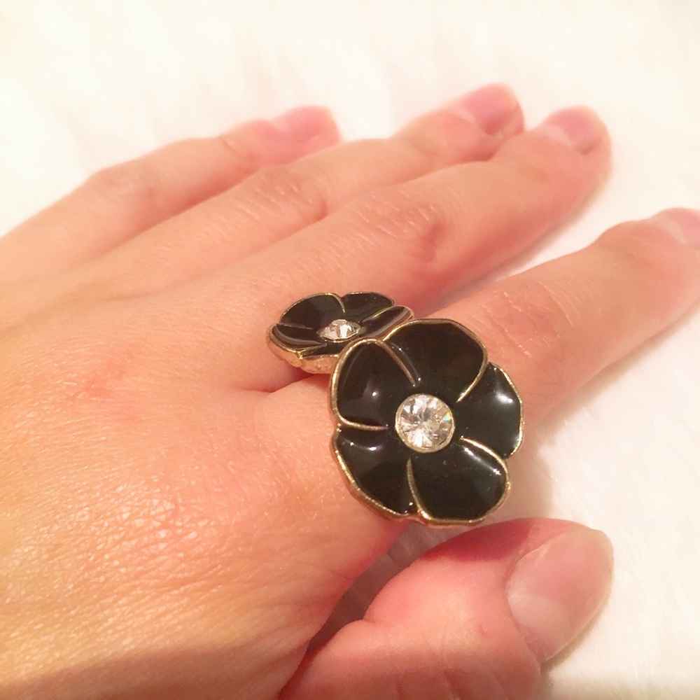 Flower ring - Picture 2 of 2